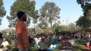 जानिए पाकिस्तानी मुस्लिम योग अध्यापक की कहानी 3