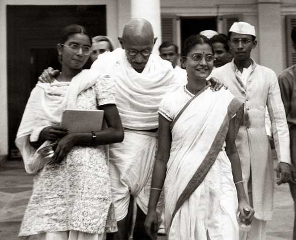 गांधी का ब्रह्मचर्य और स्‍त्री प्रसंग 8