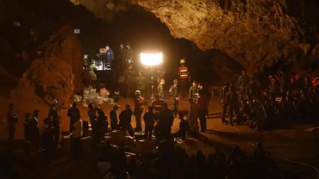 थाईलैंड की थाम लुआंग गुफा में फंसे 12 बच्चों व एक कोच को रेस्क्यू कर निकालने की कोशिश 3