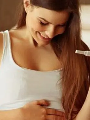 प्रेगनेंसी का पहला महीना, ऐसे करें केयर और बरतें सावधानी!