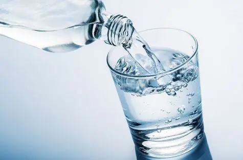 8-10 गिलास पानी पीएं 