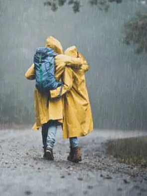Monsoon Tips: मॉनसून में यात्रा करते समय आ सकती हैं समस्यें, अधिकतर लोगों को नहीं पता होता
