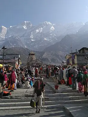 Spiritual Trekking Routes: भारत में मौजूद कुछ आध्यात्मिक दुर्गम यात्राएँ