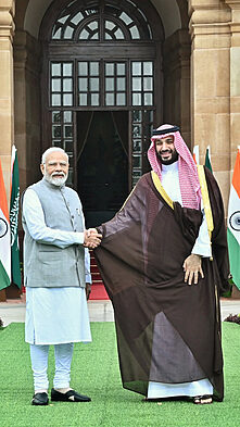 पीएम मोदी ने नई दिल्ली के हैदराबाद हाउस में सऊदी क्राउन प्रिंस के साथ द्विपक्षीय बैठक की